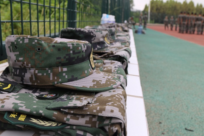 国防教育教导大队衣服叠放.JPG 国防教育教导大队衣服叠放.JPG