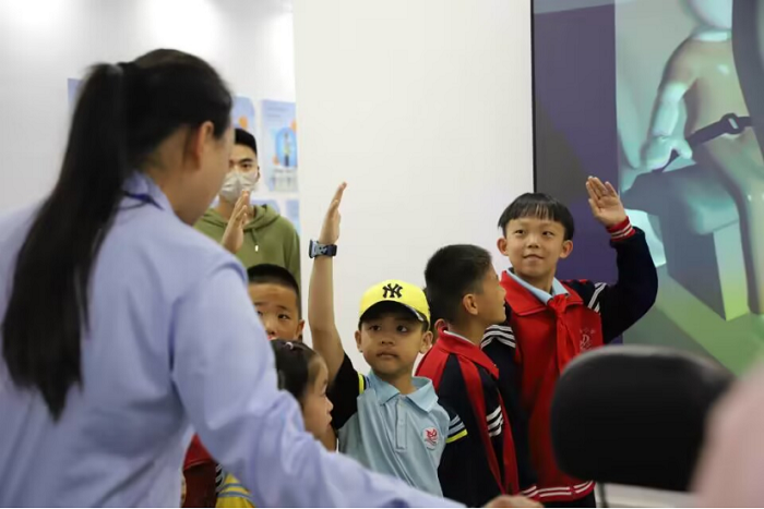 20230528新闻稿(我院联合沧州市迎宾路小学举办“大手拉小手,科普…进技术主题科普活动)科技处2.0639.png 20230528新闻稿(我院联合沧州市迎宾路小学举办“大手拉小手,科普…进技术主题科普活动)科技处2.0639.png